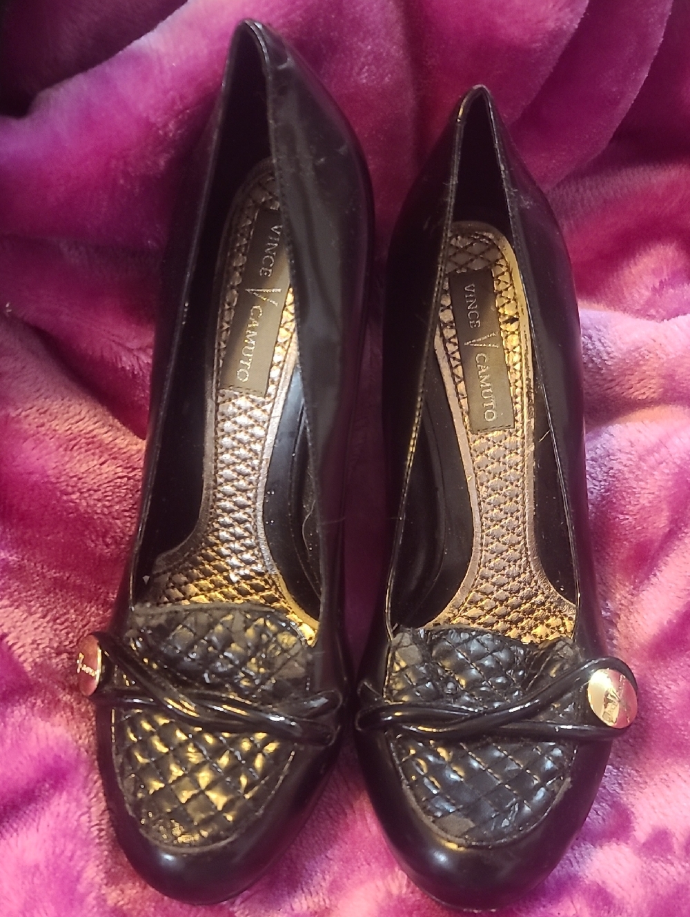 Vince Camuto Black Patent Quilted Toe Pumps with Knot Accent